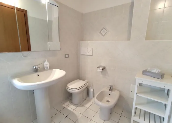 Torre Del By Interhome Daire Porto Valtravaglia